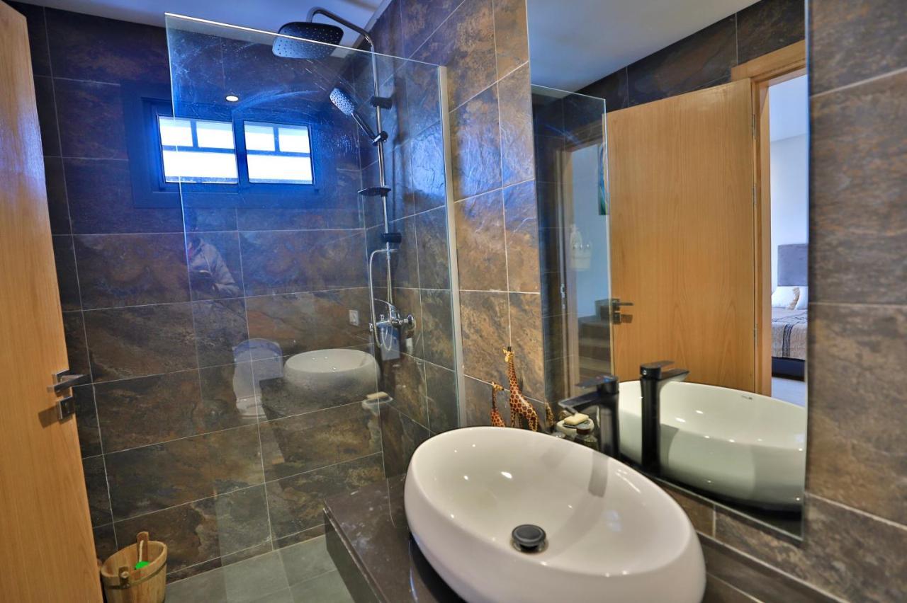 Moon House Villa Ville Nouvelle Luaran gambar