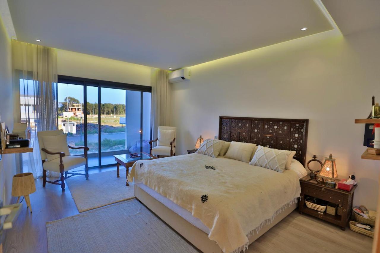 Moon House Villa Ville Nouvelle Luaran gambar