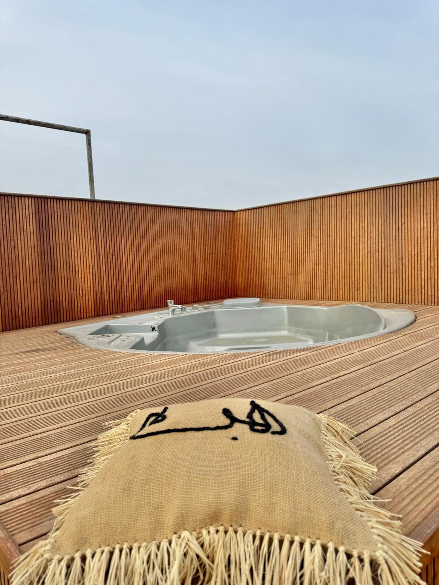 Moon House Villa Ville Nouvelle Luaran gambar
